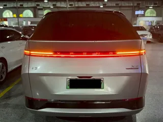 Xpeng X9 2024 купить из Китая, цена 7 690 000 ₽ — Suifenhe Auto