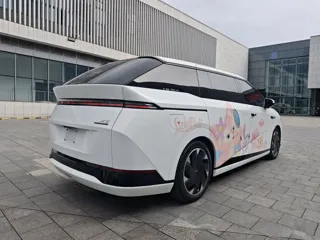 Xpeng X9 2024 купить из Китая, цена 7 861 000 ₽ — Suifenhe Auto