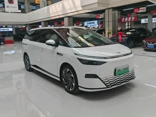 Xpeng X9 2024 купить из Китая, цена 7 673 000 ₽ — Suifenhe Auto