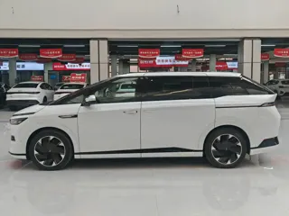 Xpeng X9 2024 купить из Китая, цена 7 673 000 ₽ — Suifenhe Auto