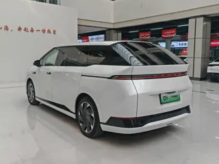 Xpeng X9 2024 купить из Китая, цена 7 673 000 ₽ — Suifenhe Auto