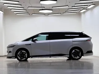 Xpeng X9 2024 купить из Китая, цена 7 839 000 ₽ — Suifenhe Auto