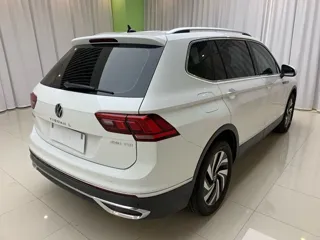 Volkswagen Tiguan 2023 купить из Китая, цена 2 459 000 ₽ — Suifenhe Auto
