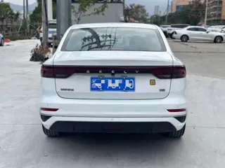 Geely Emgrand 2023 купить из Китая, цена 1 166 000 ₽ — Suifenhe Auto
