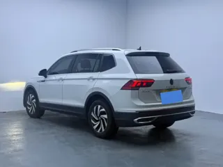 Volkswagen Tiguan 2024 купить из Китая, цена 3 349 000 ₽ — Suifenhe Auto