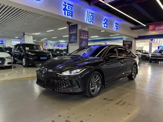 Volkswagen Lamando 2023 купить из Китая, цена 1 636 000 ₽ — Suifenhe Auto