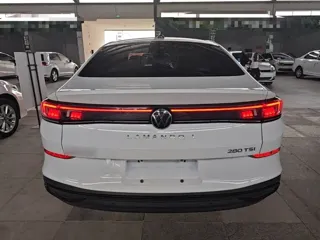 Volkswagen Lamando 2023 купить из Китая, цена 1 656 000 ₽ — Suifenhe Auto