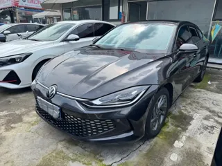 Volkswagen Lamando 2023 купить из Китая, цена 1 440 000 ₽ — Suifenhe Auto