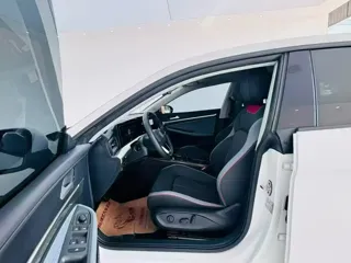 Volkswagen Lamando 2023 купить из Китая, цена 1 548 000 ₽ — Suifenhe Auto