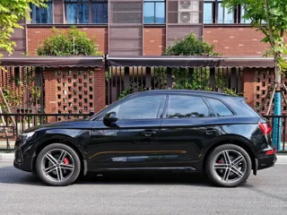 Audi SQ5 2024 купить из Китая, цена 8 450 000 ₽ — Suifenhe Auto