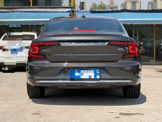 Volvo S90 2024 купить из Китая, цена 4 634 000 ₽ — Suifenhe Auto