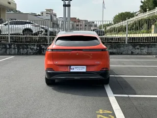 Xpeng G6 2023 купить из Китая, цена 4 585 000 ₽ — Suifenhe Auto