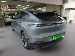 Xpeng G6 2023 купить из Китая, цена 4 653 000 ₽ — Suifenhe Auto