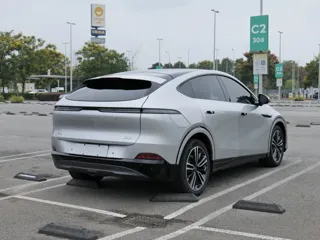 Xpeng G6 2023 купить из Китая, цена 4 361 000 ₽ — Suifenhe Auto