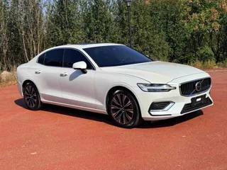 Volvo S60 2024 купить из Китая, цена 3 116 000 ₽ — Suifenhe Auto