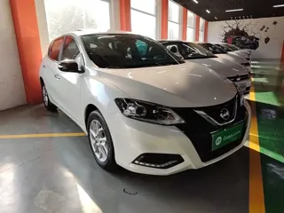 Nissan Tiida 2024 купить из Китая, цена 1 661 000 ₽ — Suifenhe Auto