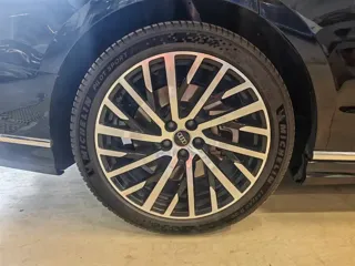 Audi A8 2025 купить из Китая, цена 13 952 000 ₽ — Suifenhe Auto