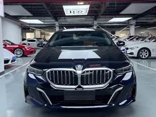 BMW 5-Series 2024 купить из Китая, цена 4 425 000 ₽ — Suifenhe Auto