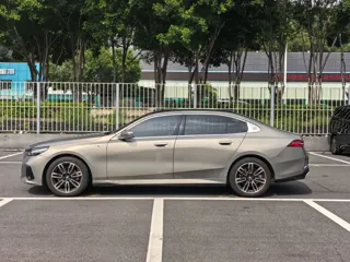 BMW 5-Series 2024 купить из Китая, цена 5 870 000 ₽ — Suifenhe Auto
