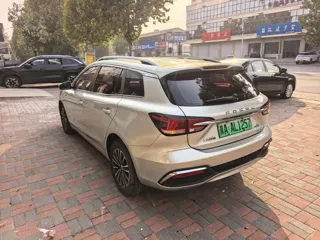 Roewe ei5 2018 купить из Китая, цена 941 000 ₽ — Suifenhe Auto
