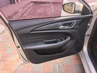 Roewe ei5 2018 купить из Китая, цена 941 000 ₽ — Suifenhe Auto