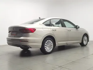 Volkswagen Lavida 2019 купить из Китая, цена 1 209 000 ₽ — Suifenhe Auto