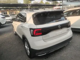 Volkswagen T-Cross 2019 купить из Китая, цена 1 393 000 ₽ — Suifenhe Auto