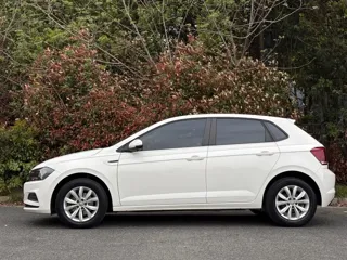 Volkswagen Polo 2019 купить из Китая, цена 1 353 000 ₽ — Suifenhe Auto
