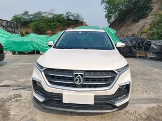 Baojun 530 2019 купить из Китая, цена 1 121 000 ₽ — Suifenhe Auto