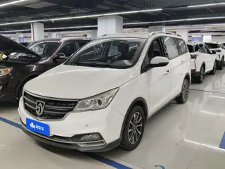 Baojun 730 2020 купить из Китая, цена 1 233 000 ₽ — Suifenhe Auto