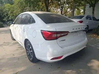 Roewe i5 2019 купить из Китая, цена 1 072 000 ₽ — Suifenhe Auto