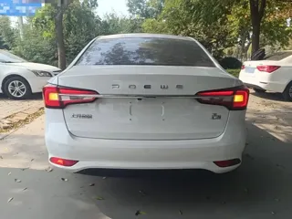 Roewe i5 2019 купить из Китая, цена 1 072 000 ₽ — Suifenhe Auto