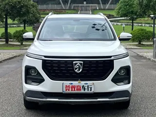Baojun 530 2020 купить из Китая, цена 1 154 000 ₽ — Suifenhe Auto