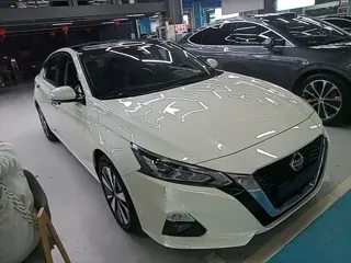 Nissan Teana 2022 купить из Китая, цена 1 989 000 ₽ — Suifenhe Auto