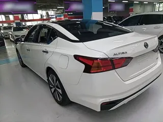 Nissan Teana 2022 купить из Китая, цена 1 989 000 ₽ — Suifenhe Auto