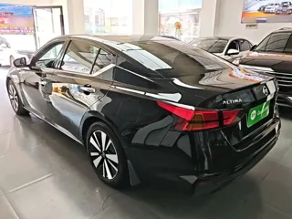 Nissan Teana 2022 купить из Китая, цена 1 940 000 ₽ — Suifenhe Auto