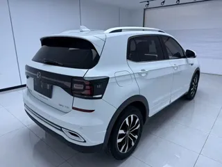 Volkswagen Tacqua 2022 купить из Китая, цена 1 871 000 ₽ — Suifenhe Auto