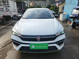 Roewe i5 2021 купить из Китая, цена 1 180 000 ₽ — Suifenhe Auto