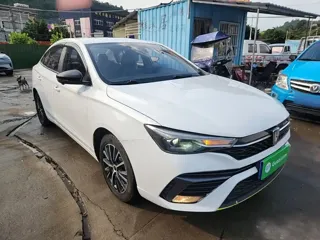 Roewe i5 2021 купить из Китая, цена 1 180 000 ₽ — Suifenhe Auto