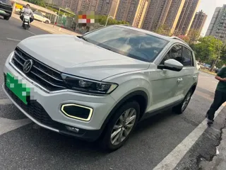 Volkswagen T-Roc 2023 купить из Китая, цена 1 574 000 ₽ — Suifenhe Auto