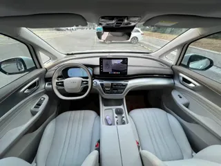 Roewe iMAX8 2025 купить из Китая, цена 4 246 000 ₽ — Suifenhe Auto