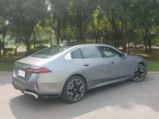 BMW i5 2025 купить из Китая, цена 9 367 000 ₽ — Suifenhe Auto