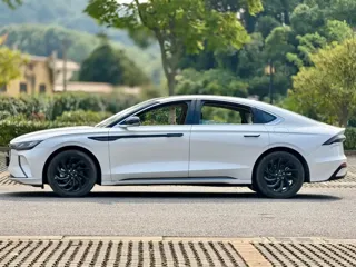 Lincoln Z 2025 купить из Китая, цена 5 329 000 ₽ — Suifenhe Auto