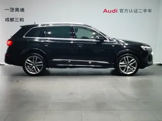 Audi Q7 2025 купить из Китая, цена 11 215 000 ₽ — Suifenhe Auto