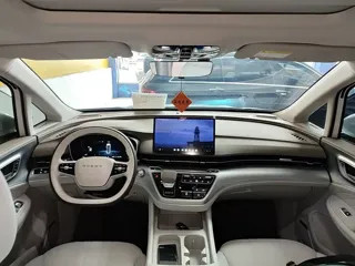 Roewe iMAX8 2025 купить из Китая, цена 4 421 000 ₽ — Suifenhe Auto