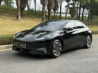 Hongqi Tiangong 05 2025 купить из Китая, цена 3 543 000 ₽ — Suifenhe Auto