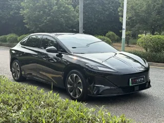 Hongqi Tiangong 05 2025 купить из Китая, цена 3 543 000 ₽ — Suifenhe Auto