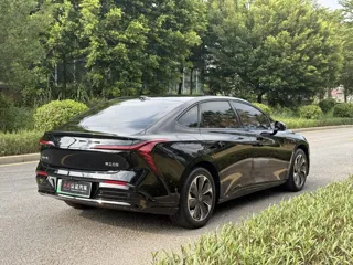 Hongqi Tiangong 05 2025 купить из Китая, цена 3 543 000 ₽ — Suifenhe Auto
