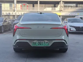 Hongqi Tiangong 05 2025 купить из Китая, цена 3 092 000 ₽ — Suifenhe Auto