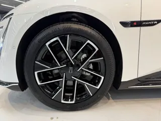 Avatr 06 2025 купить из Китая, цена 5 013 000 ₽ — Suifenhe Auto
